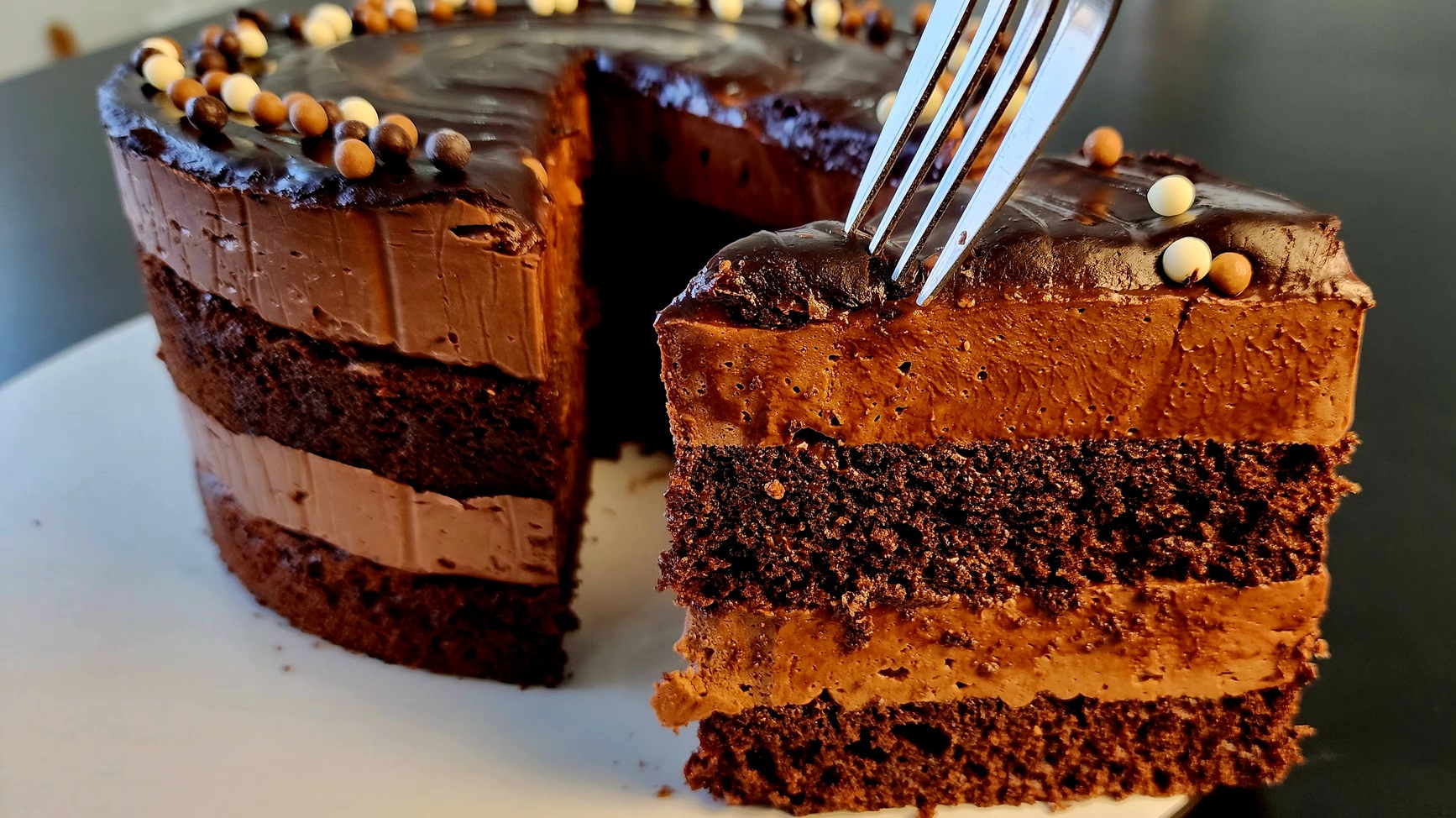 Chocolate Mousse Cake – A Fancy & Delicious Dessert That Will Surprise Everyone!